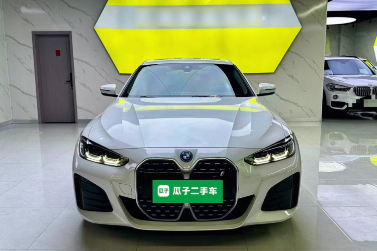 宝马i4 2023款 eDrive35车身外观2