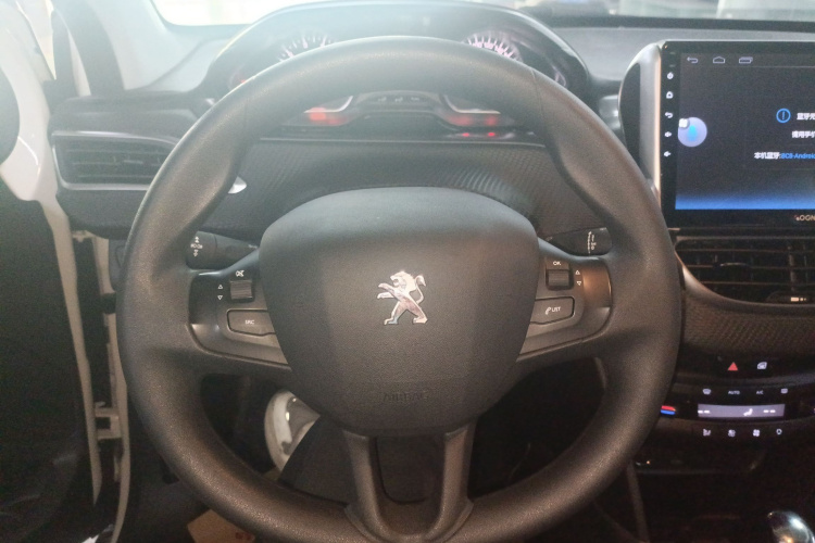 标致2008 2014款 1.6L 自动时尚版局部细节13