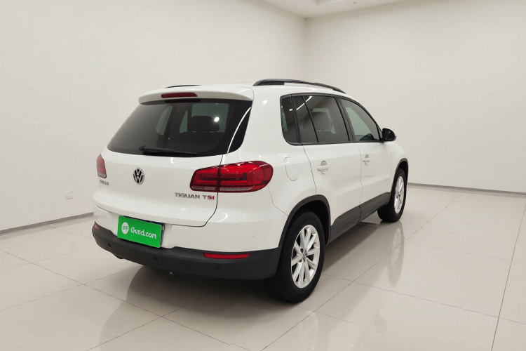 大众 途观 2015款 1.8TSI 自动两驱舒适版车身外观7