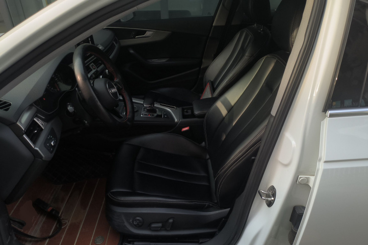 奥迪A4L 2019款 40 TFSI 进取型 国VI中控内饰19
