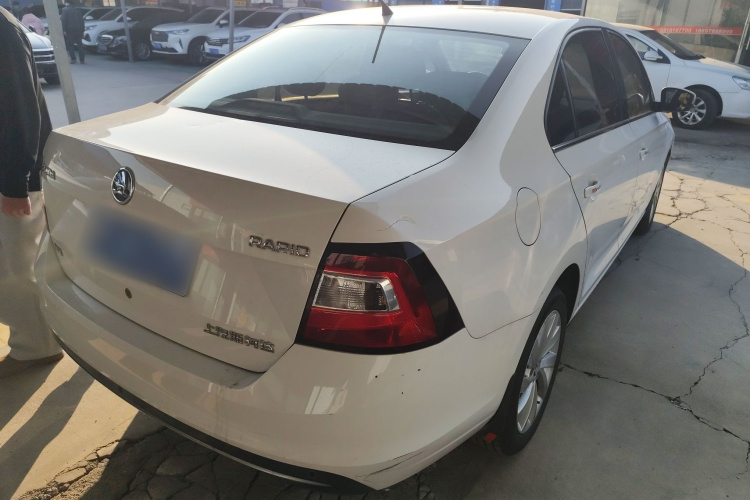 斯柯达 昕锐 2018款 1.6L 手动舒适版车身外观7