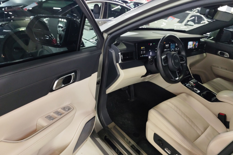 理想汽车 理想ONE 2020款 增程6座版中控内饰20