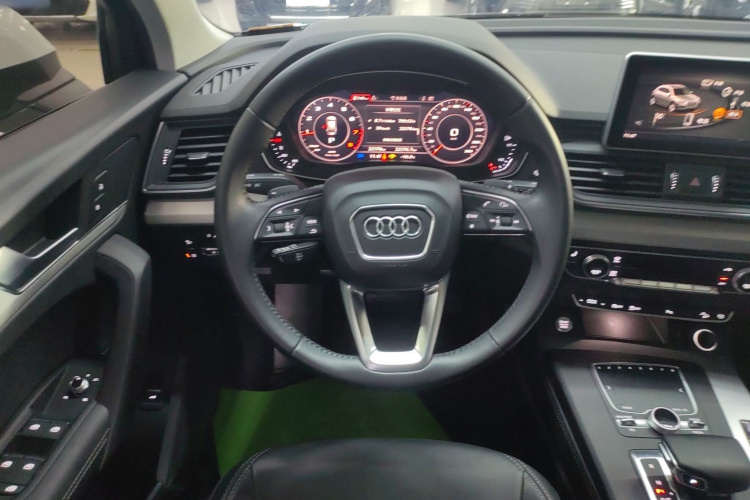 奥迪Q5L 2020款 改款 40 TFSI 荣享时尚型中控内饰13