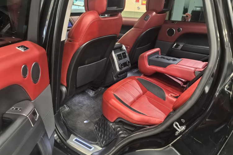 路虎 揽胜运动版 2021款 3.0 L6 耀黑版中控内饰7003