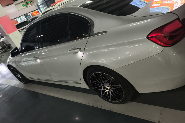 宝马3系 2018款 320Li 领先型豪华套装车身外观4