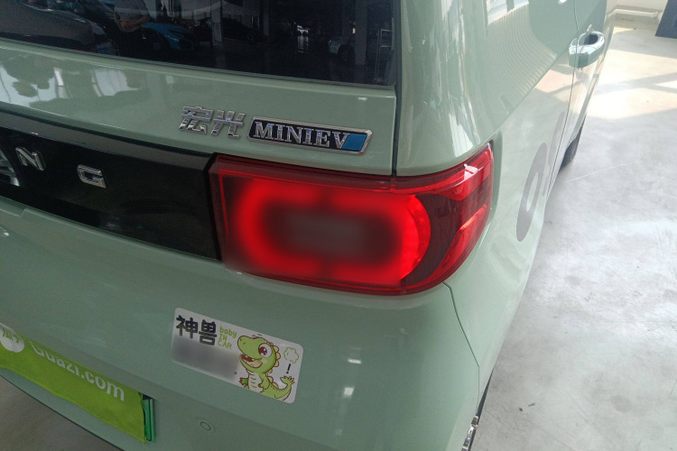 五菱汽车 宏光MINIEV 2022款 马卡龙臻享款 三元锂车身外观9