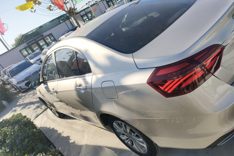 吉利汽车 帝豪 2018款 1.5L CVT向上互联版车身外观4