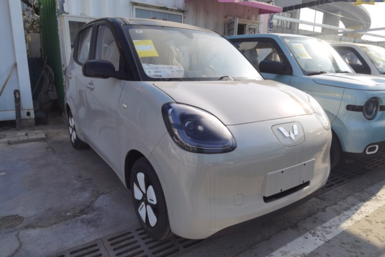 五菱汽车 宏光MINIEV 2025款 四门版 臻享+款车身外观3