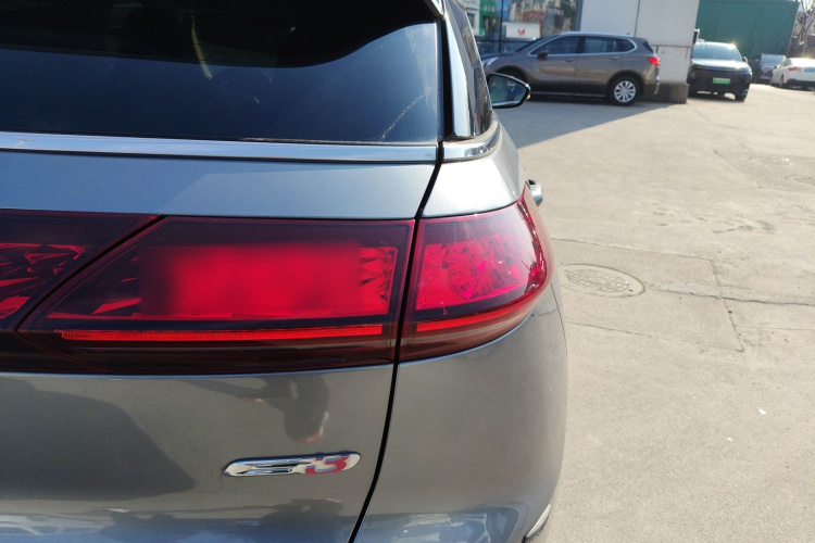 小鹏G3 2019款 尊享版车身外观9