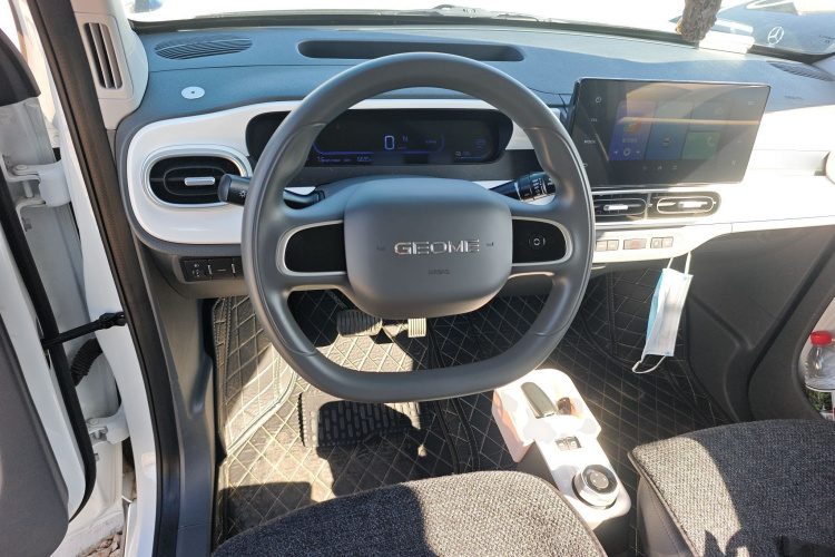 吉利银河 2025款 210km 熊猫卡丁局部细节13