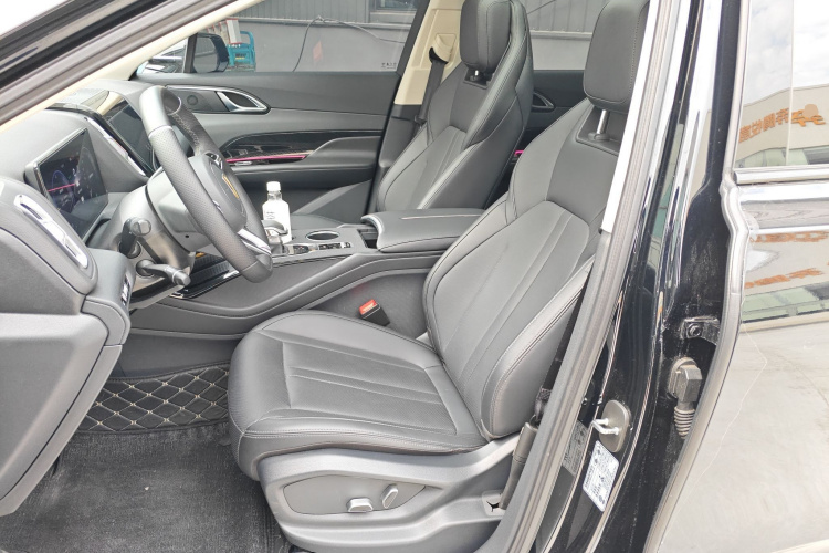 红旗HS3 PHEV 2024款 PHEV 115km 劲为版中控内饰19