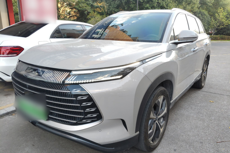 比亚迪 护卫舰07 2023款 DM-i 100KM 尊贵型车身外观1