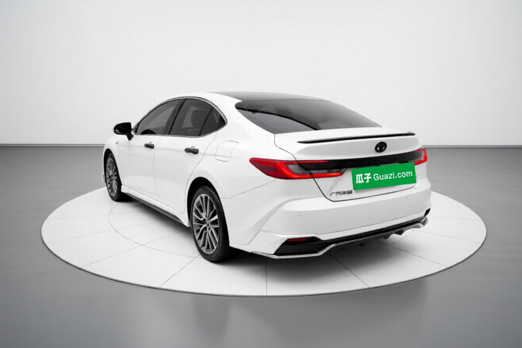 丰田 凯美瑞 2024款 双擎 2.0HXS 运动Plus版车身外观5