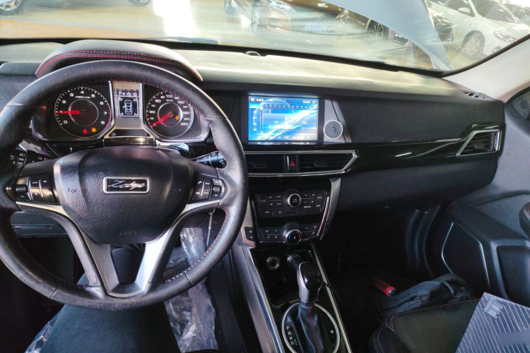 众泰 大迈X5 2015款 1.5T CVT地主型 国IV中控内饰7002