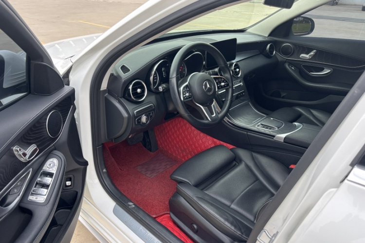 奔驰C级 2019款 C 180 L 时尚型运动版中控内饰7003