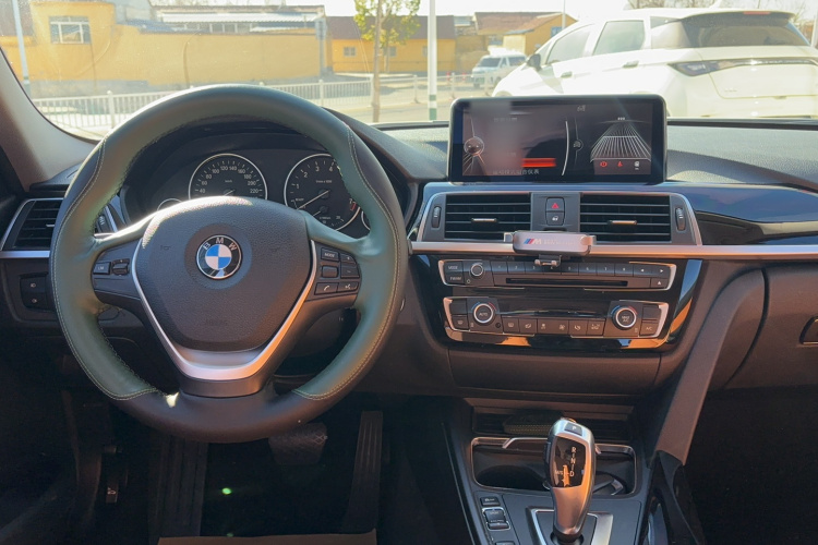 宝马3系 2016款 320Li 进取型中控内饰7004