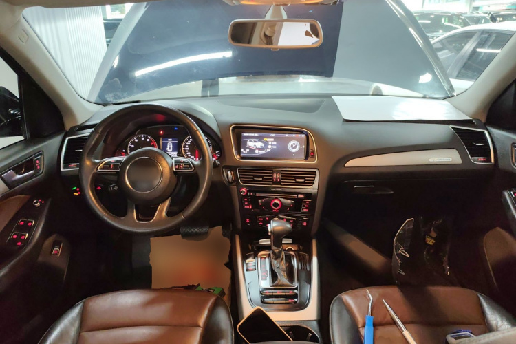 奥迪Q5 2017款 Plus 40 TFSI 进取型中控内饰12