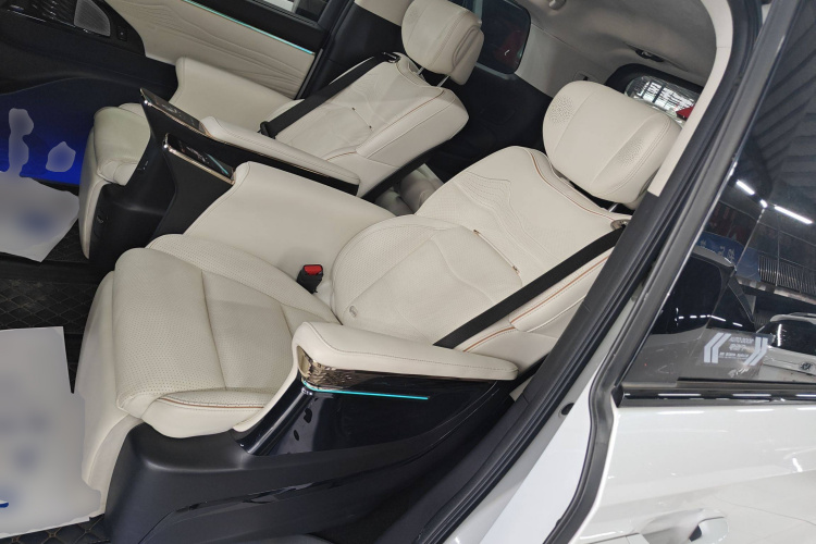 广汽传祺 传祺E9 2023款 E9 MAX中控内饰21