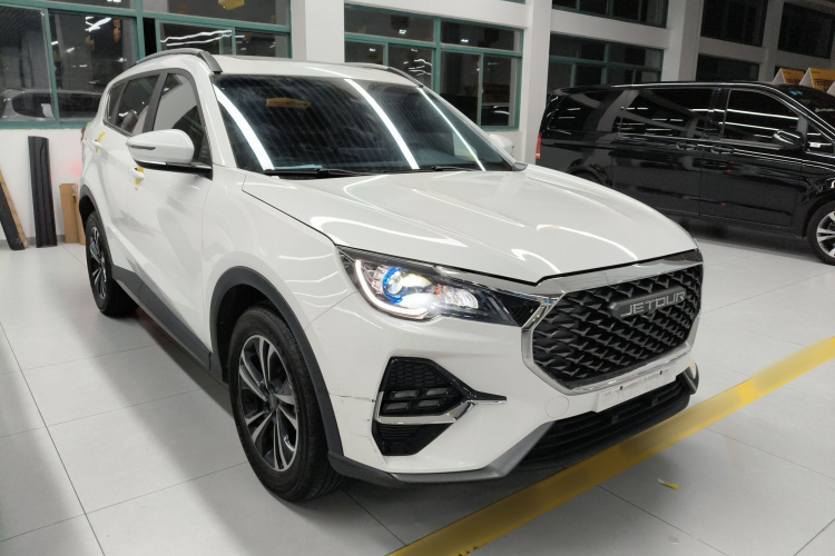 捷途X70 2023款 1.5T DCT超越PRO版 5座车身外观3