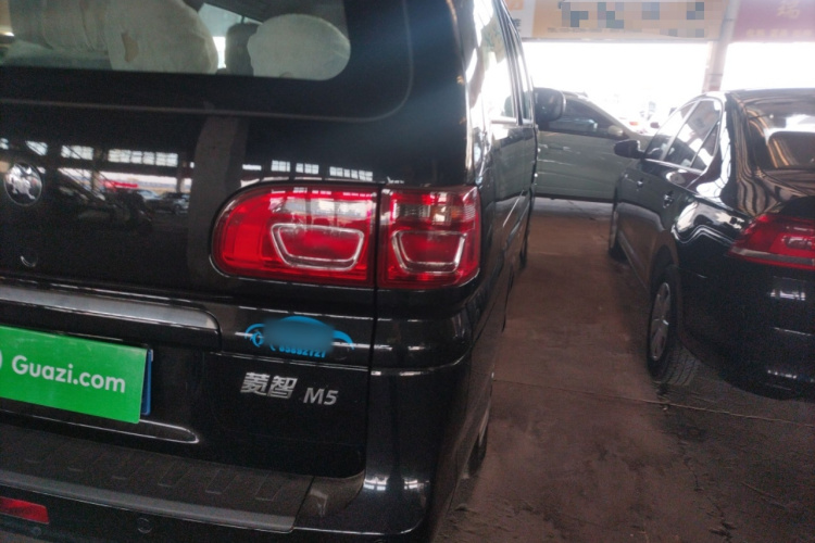 东风风行 菱智 2023款 M5L 1.6L 基本型 7座车身外观6006