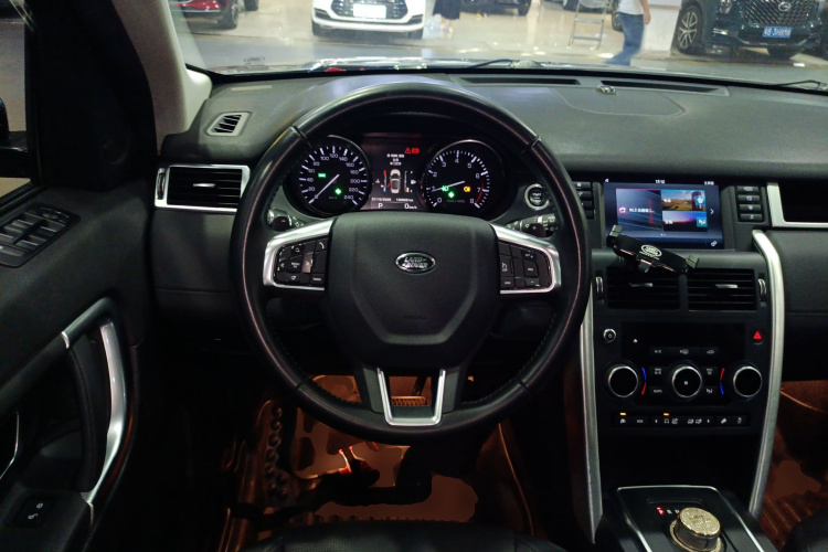 路虎 发现神行 2016款 2.0T SE中控内饰13