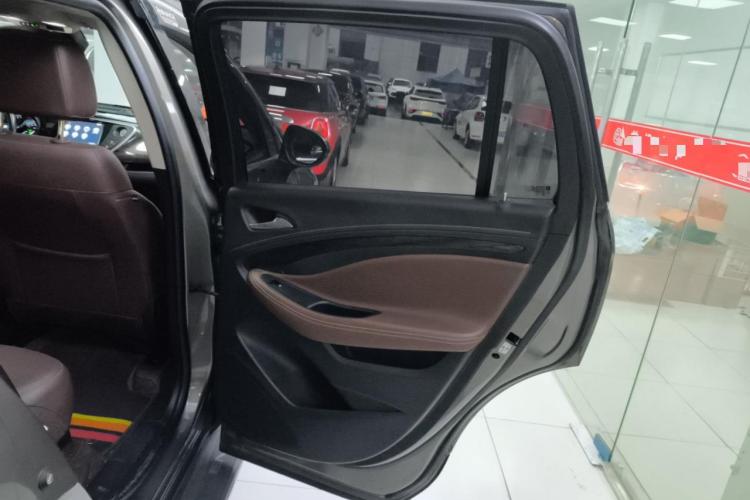 别克 昂科威 2017款 28T 四驱精英型中控内饰45