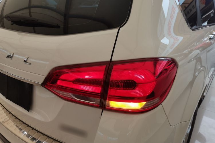 哈弗H6 2021款 运动版 1.5T 自动精英智联型 六边形格栅车身外观9