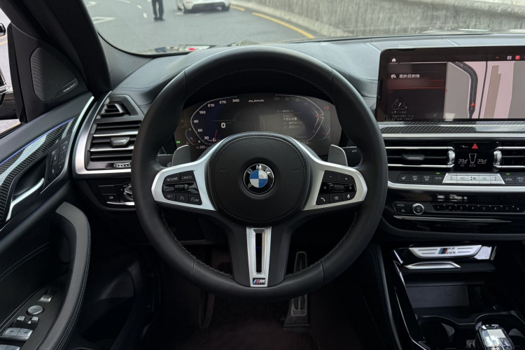 宝马X4 2022款  M40i中控内饰13
