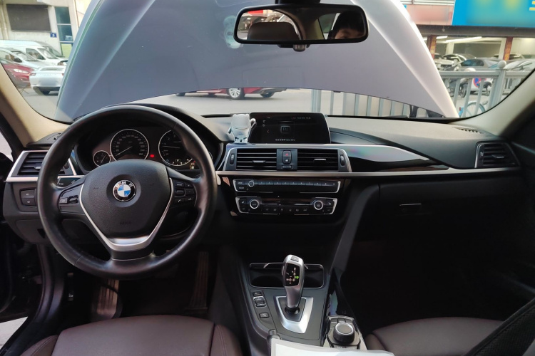 宝马3系 2018款 320Li 时尚型中控内饰7002