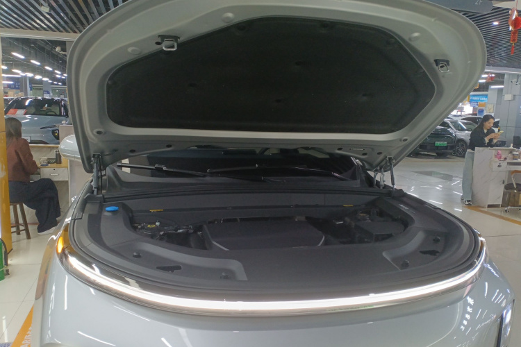 理想汽车 理想L9 2024款 Ultra机舱底盘24