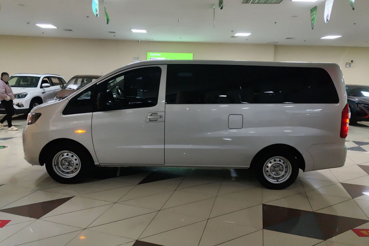 江淮瑞风 瑞风M3 2023款 PLUS 1.5T 5/7座经典版车身外观4