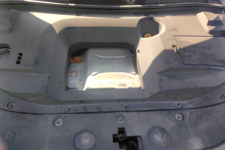 零跑汽车 零跑S01 2019款 380 Pro机舱底盘24