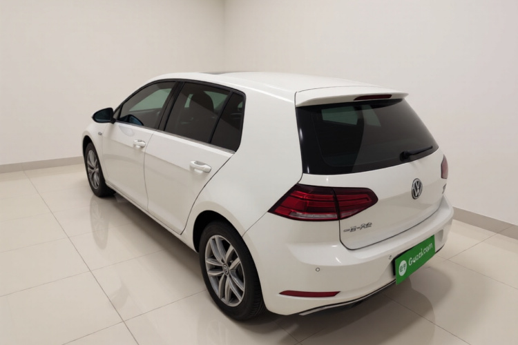 大众 高尔夫 2018款 230TSI 自动舒适型车身外观5