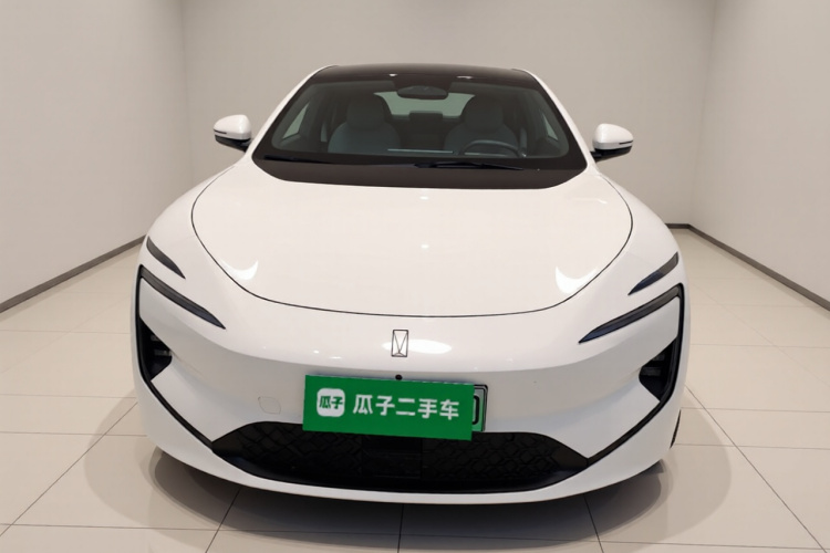 阿维塔12 2025款 Ultra增程版车身外观2