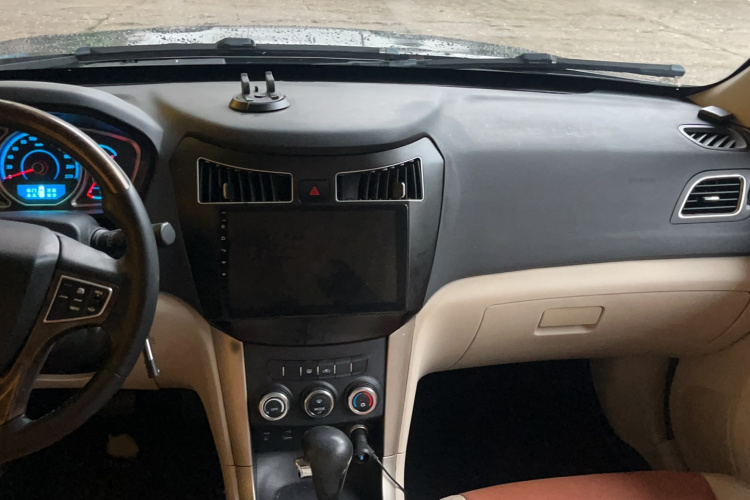 海马S7 2015款 改款 2.0L 自动纵驰型局部细节16