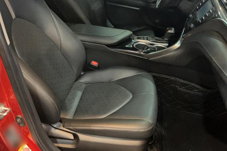 丰田 凯美瑞 2018款 2.5S 锋尚版局部细节41