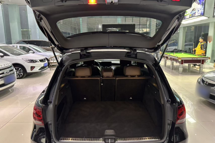 奔驰GLC 2020款 GLC 300 L 4MATIC 豪华型机舱底盘23