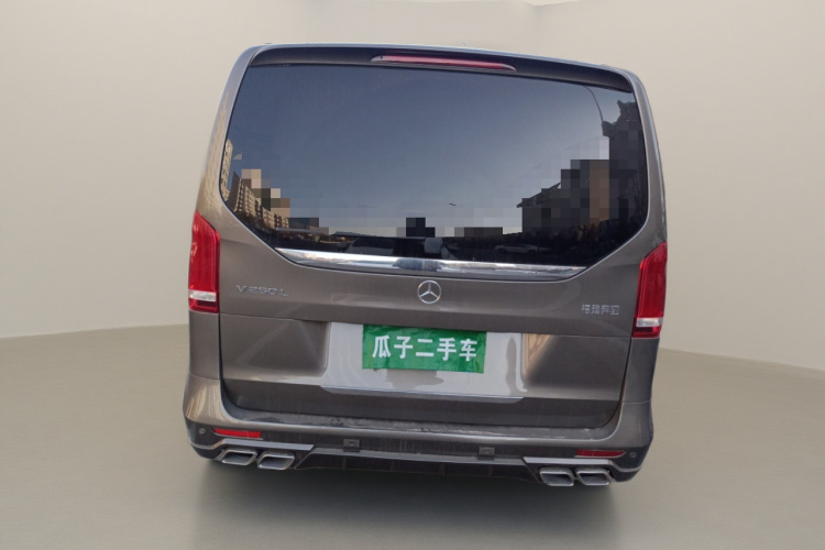 奔驰V级 2018款 V 260 L 尊贵加长版 国VI车身外观6