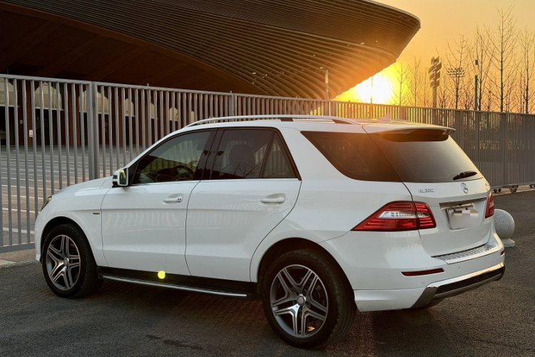 奔驰M级 2014款 ML 320 4MATIC车身外观6004