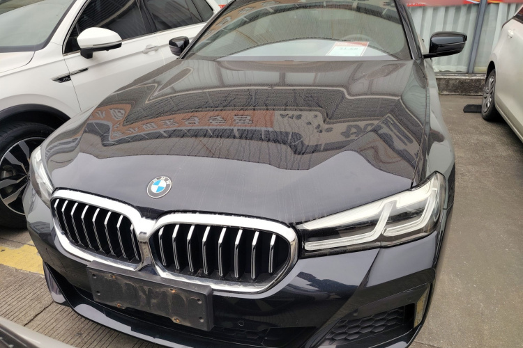 宝马5系 2023款 530Li 领先型 M运动套装车身外观2