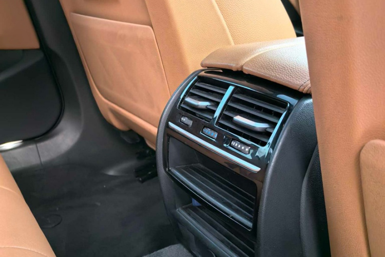 宝马5系(进口) 2018款 525i M运动套装中控内饰7010