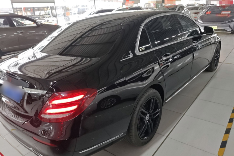 奔驰E级 2016款 E 200 L车身外观7