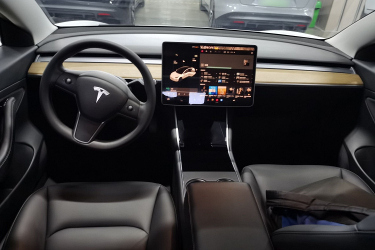 特斯拉 Model 3 2020款 改款 标准续航后驱升级版中控内饰12