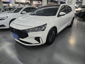 福特 福克斯 2022款 三厢 EcoBoost 180 自动竞速版