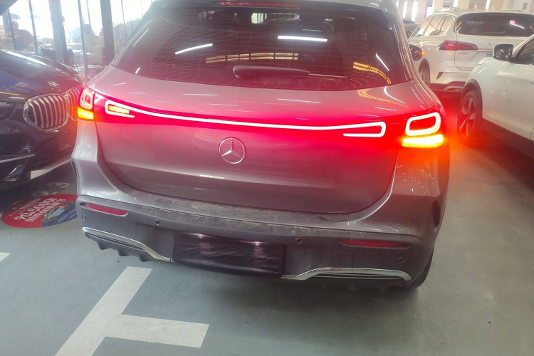 奔驰EQA 2022款 EQA 300 4MATIC 首发特别版车身外观6004