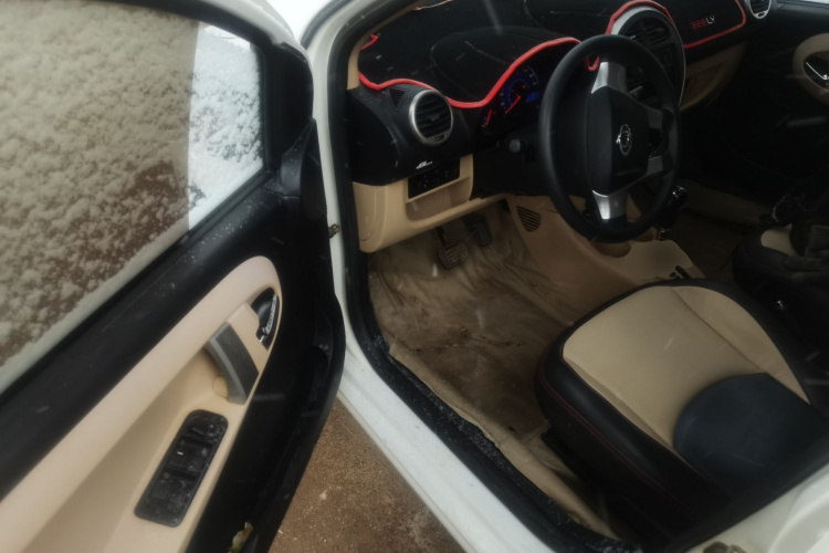 吉利汽车 熊猫经典 2014款 CROSS 1.5L 自动精英型中控内饰20