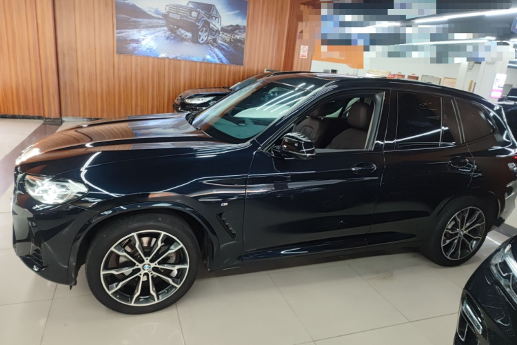 宝马X3 2022款 xDrive30i 领先型 M曜夜套装车身外观4