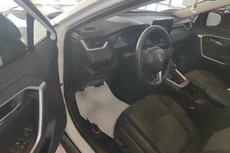 丰田 RAV4荣放 2023款 2.0L CVT四驱探险Plus版中控内饰20