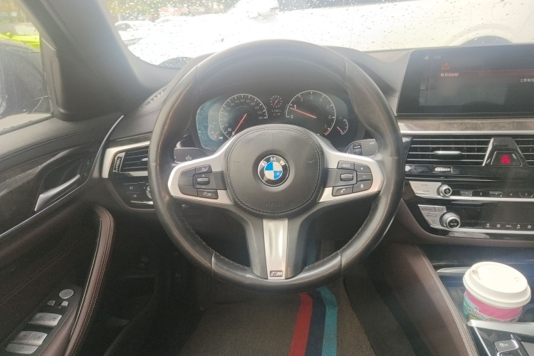 宝马5系 2019款 525Li M运动套装中控内饰13