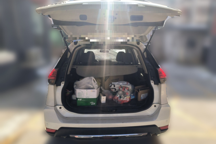 日产 奇骏 2017款 2.0L CVT舒适版 2WD局部细节23